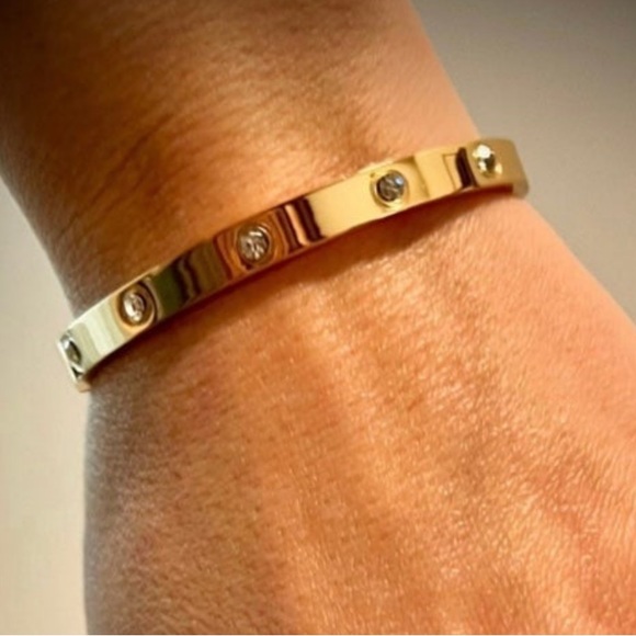 New! 18K Gold EP Solid Hinged Bangle Bracelet High Shine Gold Finish with stones - Picture 8 of 11
